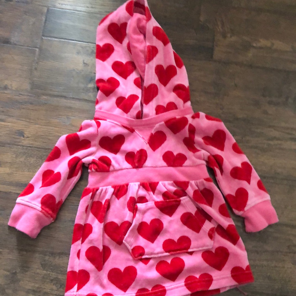 Gap Heart Pullover